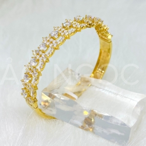 Vòng Hột Kết Viền Tấm 