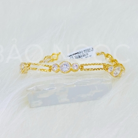 Lắc Miếng Vuông Hột Trắng Chìm