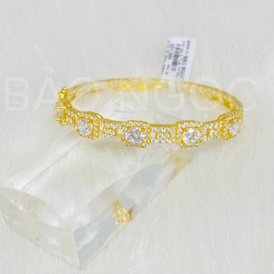 Vòng Vuông Hột Trắng Đai Lưới 